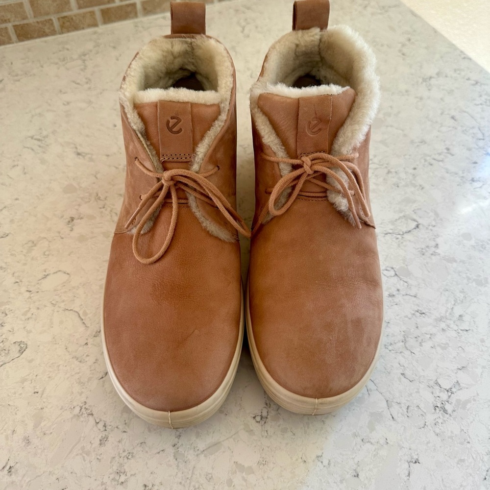 ECCO Women’s Sherling-Lined Leather Ankle Boots | Hydromax® | Size US 10-10.5 - Picture 5 of 9